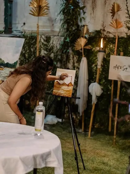 There’s something so calming about painting with coffee under the stars. I set up these beautiful, intimate art sessions for private parties and events, complete with everything you need to relax, create, and connect.