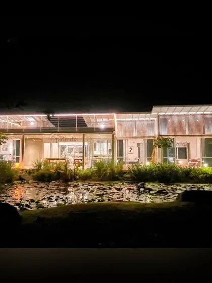 The entire property is designed around the experience of the water. The house, deck, and garden all work in harmony to celebrate the beauty and tranquility of the naturalistic pond.