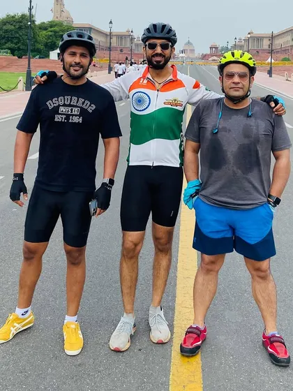 A fun group shot on the iconic yellow line of a Delhi road. We always find creative ways to capture our rides.
