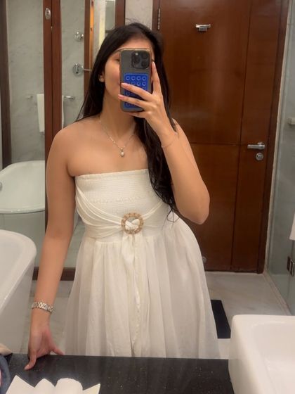 A collection of my favorite summer fits, from dresses to kurta sets. This shows my ability to curate a variety of looks for a single season.