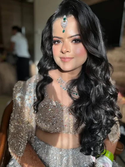A beautiful portrait of the bride-to-be.