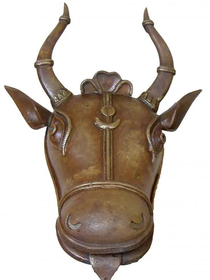 I have a special interest in preserving traditional crafts, like this bronze Bhoota mask by Rajesh Acharya. These masks are used in rituals in South Karnataka and represent a powerful connection to our cultural and spiritual heritage.