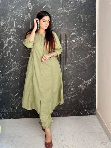 Priyanshi Khandelwal - Personal Fashion Styling Everyday Chic: Modern & Casual Outfits photo 55