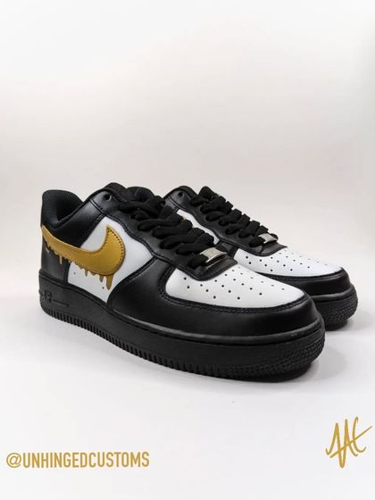 A clean shot of the finished Budweiser custom. A simple but effective design for a corporate gift.