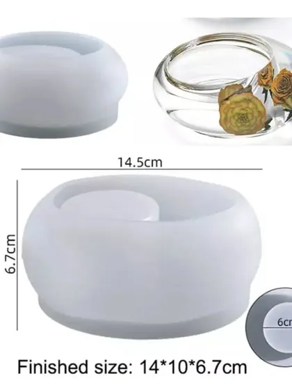 This round T-light holder mould is perfect for creating resin or concrete holders for your tea lights. The finished piece has a smooth, modern aesthetic.