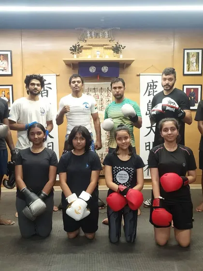 Back to training with the beginners' MMA class. It's great to see new faces and share the art with them.