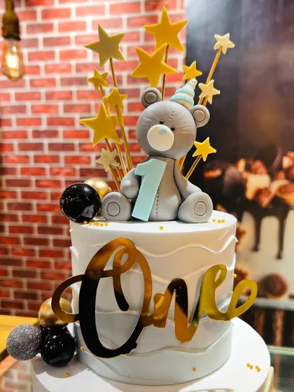 A single-tier version of the teddy bear first birthday cake, perfect for a smaller celebration.