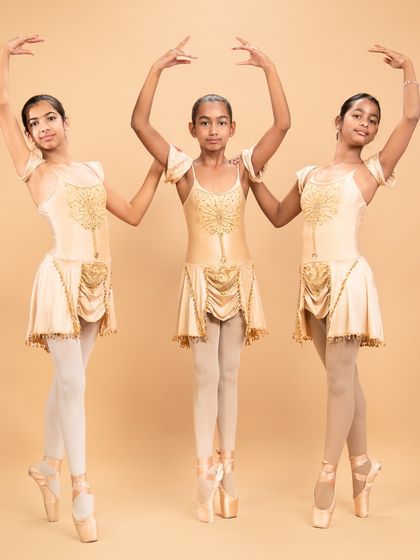 'Mon Soutien' is a piece that celebrates the journey of becoming a ballerina en pointe. These portraits showcase the strength and resilience required, supported by a love for the art form.