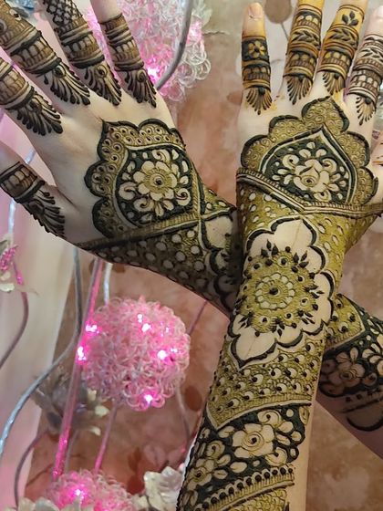 Shaikh Yasmeen - Wedding Party & Guest Mehendi Designs for Family & Bridesmaids photo 25