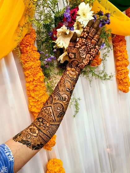 Mehndi Designer - Mehndi Artistry Services Bridal Mehndi Masterpieces photo 40