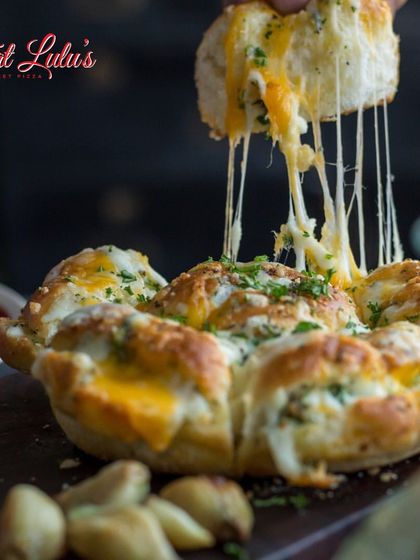 Warning: my pull-apart garlic bread is so irresistible, you might not want to share. Look at that incredible cheese pull.