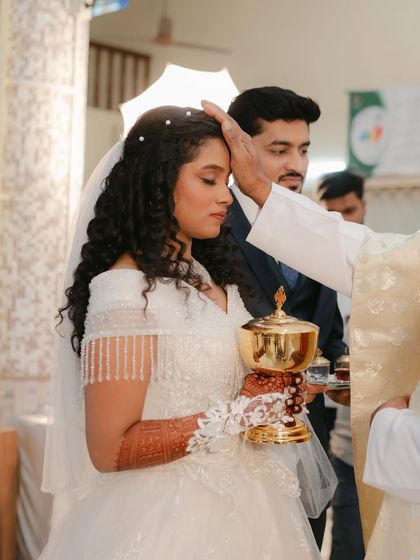 Christian & White Wedding Elegance photo 21