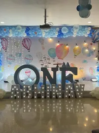 Baby Shower & Newborn Decorations