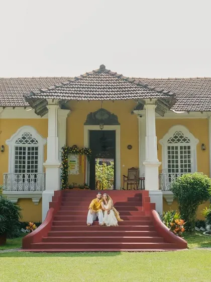 The stunning facade of the Silva Heritage villa in Goa, the perfect backdrop for a beautiful and intimate destination wedding.