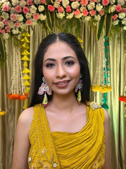 Vibrant Haldi & Mehendi Looks photo 11