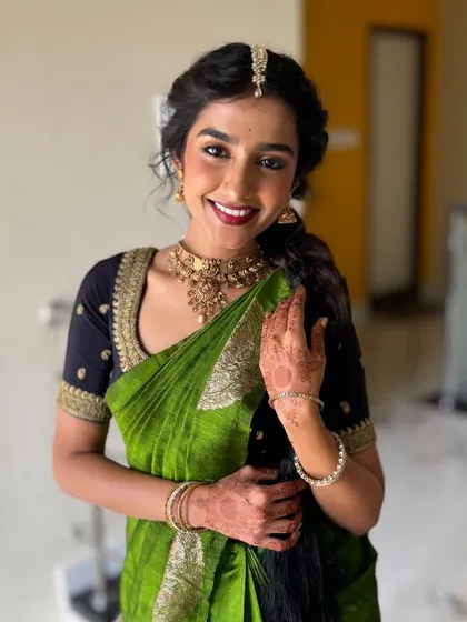 This is the look I love creating the most. A radiant, happy smile with makeup that feels light and looks just like skin. This beautiful client wanted a fresh and minimal look for a family wedding, and her joy says it all.