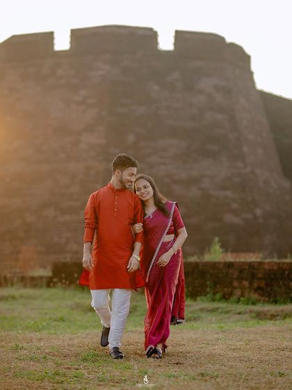 A romantic walk in the grounds of the fort. The combination of historic architecture and natural landscape is perfect for a pre-wedding shoot.