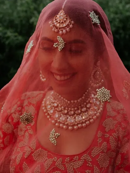 Every bride deserves to feel like the main character in her love story. This portrait captures the quiet, beautiful moments of anticipation that I work to protect amidst the wedding buzz.