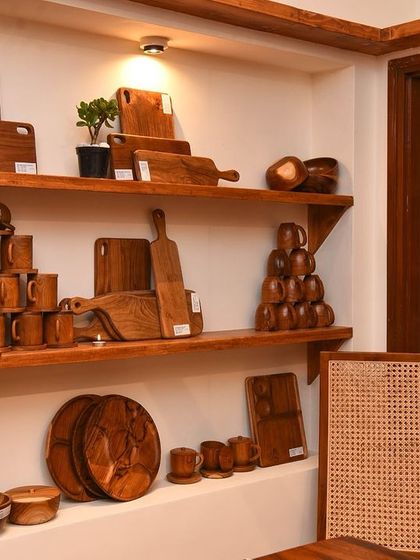 A glimpse of the smaller wooden items available at my studio. I craft everyday essentials like cutting boards, mugs, and bowls from teak, designed for daily comfort and beauty.