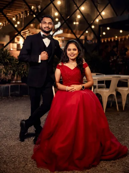 A perfect fairytale moment for the perfect couple. This classic red ball gown and sharp black tuxedo combination is one of my most popular rental sets for pre-wedding shoots and engagement ceremonies.