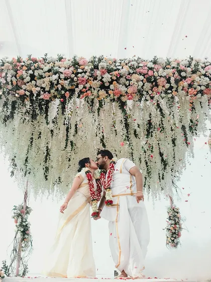 From a dreamy South Indian beachside wedding, this moment captures the perfect blend of tradition and romance. We ensure the beauty of your rituals and your personal connection shine through in every frame.