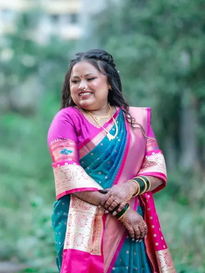 A candid moment showing her joy. This look proves that with the right techniques, any hair challenge can be overcome.