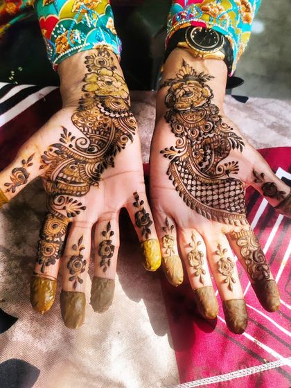 Hajira Mehendi Artist - Mehndi Artist Services Modern & Minimalist Designs photo 50