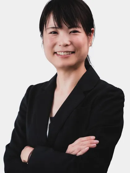 A classic headshot against a clean, white background is timeless and versatile. My focus here is on capturing a confident and approachable expression, ensuring the portrait is perfect for everything from a LinkedIn profile to a corporate directory.