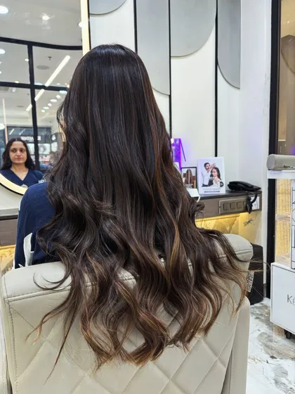 From the back, you can see how the color is concentrated toward the ends for a modern and chic look.