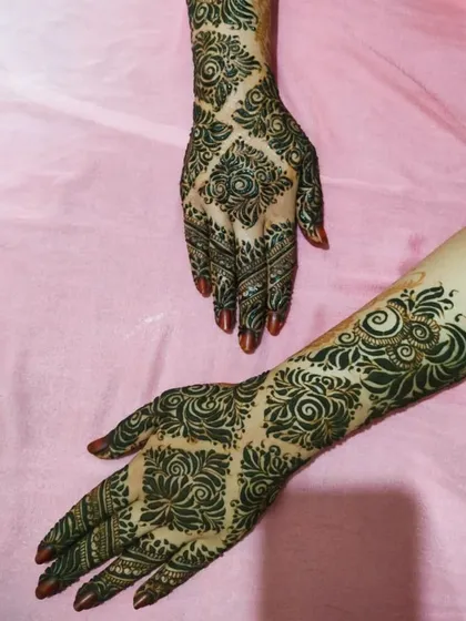 Another view of the Khafeef and geometric design, showing the beautiful contrast and clean lines.