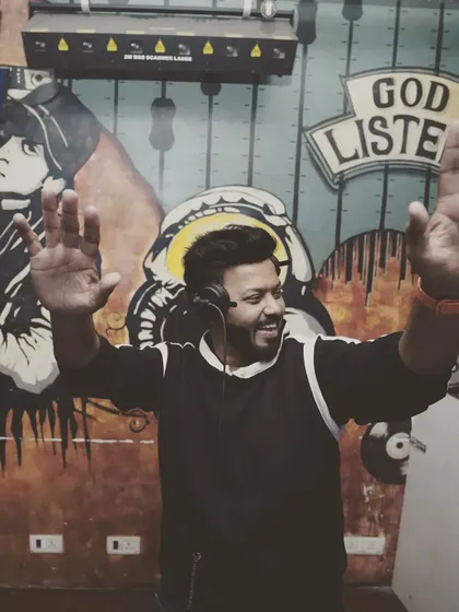 When I drop a Punjabi track, everyone's hands go up. A moment from Bhubaneswar.