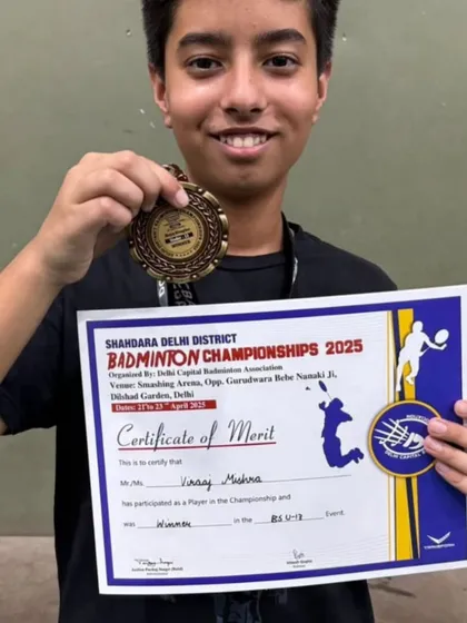 We celebrate every victory, big and small. Here is our shuttler, Viraaj Mishra, proudly holding his medal after becoming the District Badminton Champion in the Boys’ Singles U-13 category. This level of achievement is what our structured training programs aim for.