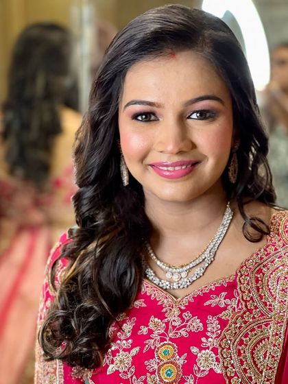 This client is glowing in a layered American diamond necklace. Renting a piece like this is a smart way to get a high-end look for a wedding or special occasion without the hefty price tag.