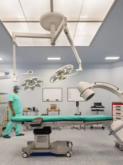 This state-of-the-art operating room is engineered for precision, safety, and operational efficiency. We meticulously plan every detail, from the placement of advanced surgical and imaging equipment to the integration of sterile airflow systems and optimized lighting, creating an environment that supports complex medical procedures.
