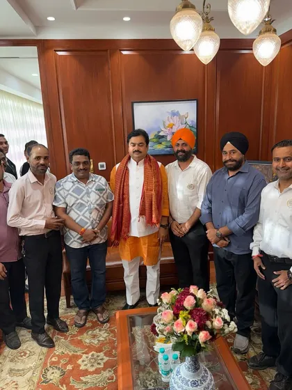 We specialize in catering for exclusive meet and greets with VVIPs. Our team is experienced in providing seamless, high-end hospitality for the most distinguished guests.