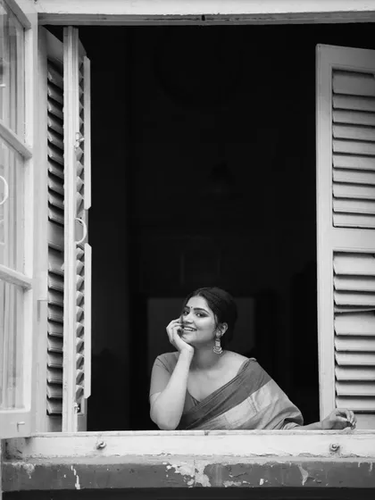 A full series shot around Colaba and CST, blending historic architecture with elegant saree styling. The mix of color and black and white photos shows the versatility of the location and the mood we can create.