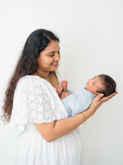 Newborn & Family: First Moments Together photo 5