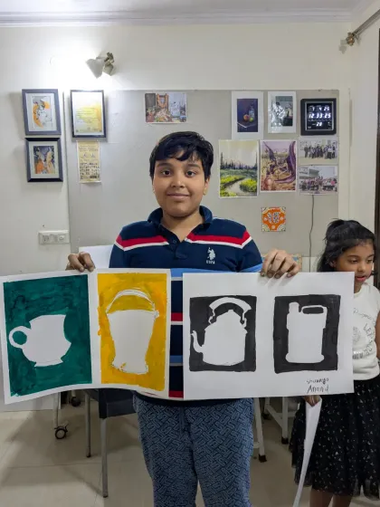 A student from our CB2 batch showing his impressive work on shape and form. This large-format piece explores the silhouettes of various household objects.