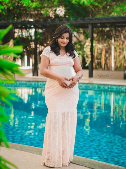 Outdoor Elegance: Lush Parks & Golden Light photo 18