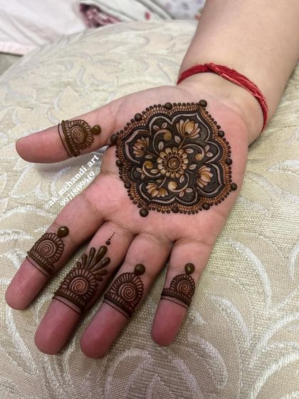 Abhishek Kumar - Bridal Mehndi Elegant Back of Hand & Minimalist Designs photo 4