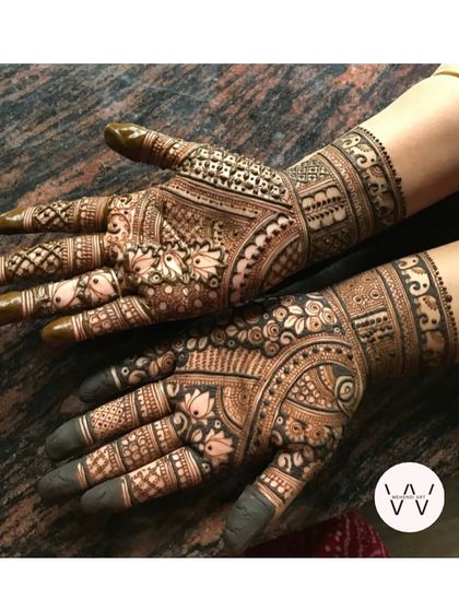 A view of the mismatched Teej design from the side, showing the beautiful elephant band.