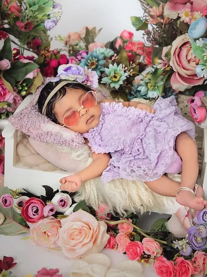 Surrounded by a garden of blooms, your little one looks like a true fairy princess. I use beautiful floral arrangements to create vibrant, graceful, and utterly memorable portraits.