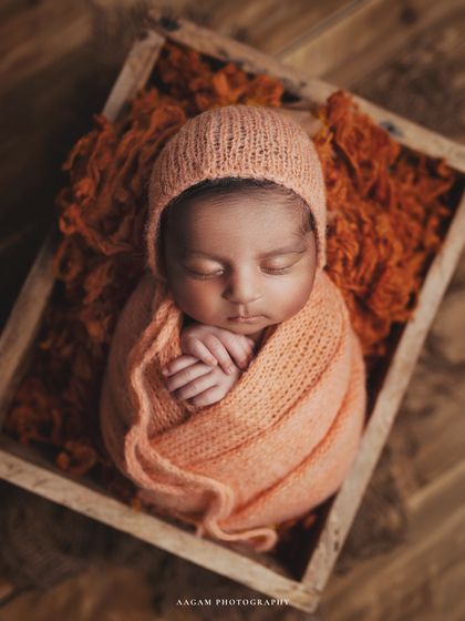 And here is the same baby with a matching bonnet, giving you a completely different but equally adorable look from the same session.