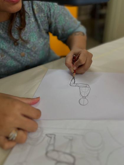 During my online workshops, I start with the basics, like how to sketch simple figures, before we move on to painting. This ensures everyone feels comfortable, regardless of their skill level.