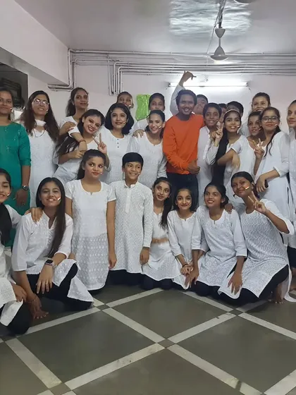 A group photo with students after choreographing a special performance for Independence Day. It's always rewarding to work with young, enthusiastic performers for national and cultural events.