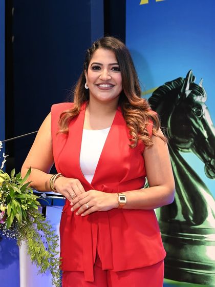 Commanding the Stage: Corporate Summits & Celebrations photo 28