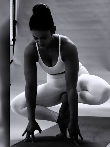 Richa Kumar - Yoga for Strength, Flexibility & Power Deep Flexibility: Heart & Hip Openers photo 37