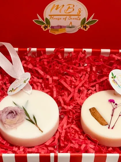 These wax closet fresheners, handcrafted with soy wax and decorated with botanicals, make a thoughtful and unique Valentine's gift. They are a lovely way to share a little bit of fragrance and love.