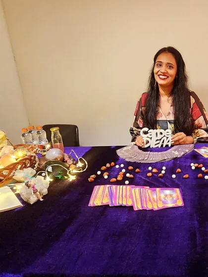 It is always a joy to bring my tarot practice to new spaces. Here I am at a special event for the launch of Vero Moda's summer collection, offering intuitive readings and connecting with influencers and guests.