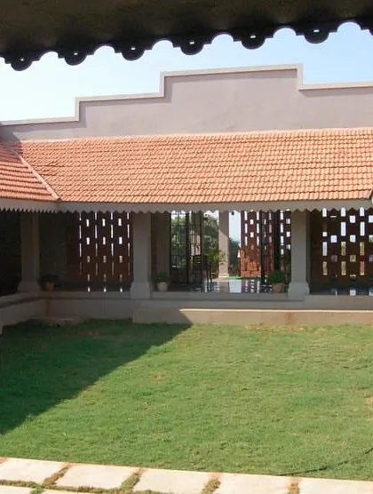 The Ratnagiri Vocational Training Centre is designed with a traditional courtyard typology. This central green space provides a calm and protected environment for students to relax and interact between skill-building sessions.